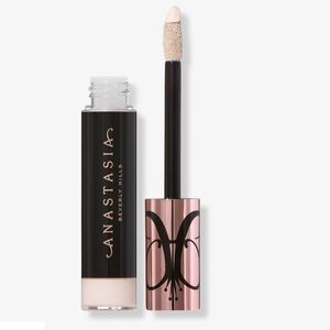 NWT Anastasia Beverly Hills
Magic Touch Concealer shade #1